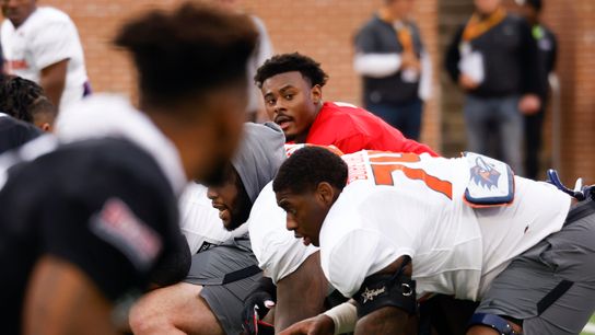 Post-Senior Bowl mock draft: Steelers get QB, offensive line help taken on the South Side (Steelers)